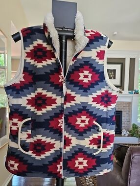 RIVER & ROSE Lined Zip Vest. Women's Sz L - Faux Shearling Lining under Fleece